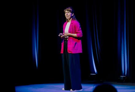 A speaker presenting as part of the UNSOMNIA program